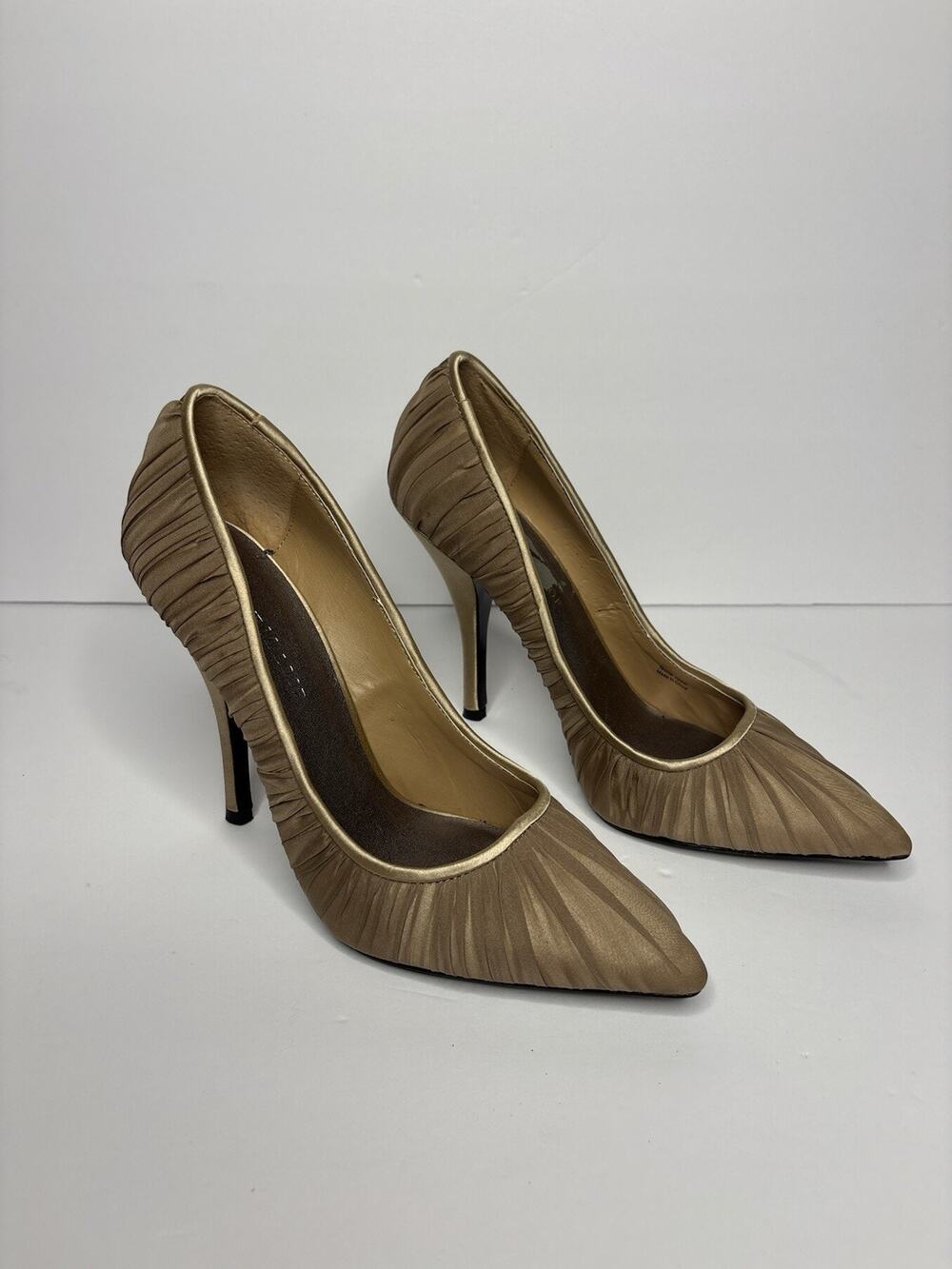 Adrienne Maloof Pointed Toe Ruched Pumps Sz 10M